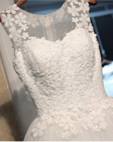 Donna Bridal romantické svatební šaty, krajka na zádech do tvaru srdce + SPODNICE ZDARMA TYL VZORNÍK LÁTEK (BEZ PŘÍPLATKU) Vlastní velikost + 1 000,- kód 152