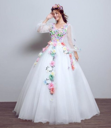 Donna Bridal romantické společenské šaty s květy na živůtku a sukni Bílá Velikost 32 kód 372