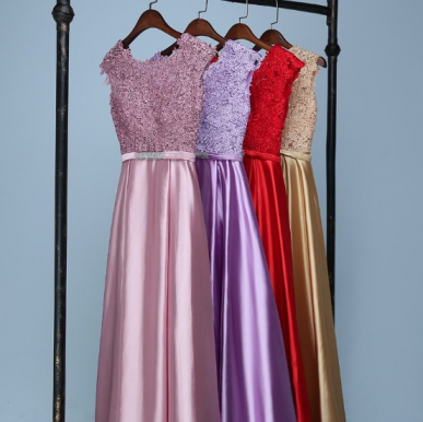 Donna Bridal elegantní saténové šaty na ples s ozdobným páskem RŮŽOVÁ TMAVÁ - SATÉN Velikost 48 kód 230