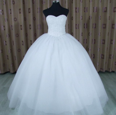 Donna Bridal Překrásné princeznovské plesové šaty se srdíčkovým výstřihem, vyztuženým korzetem s krystaly a špagetovými ramínky Bílá Velikost Vlastní velikost + 0,- kód 456
