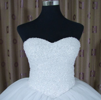 Donna Bridal Překrásné princeznovské plesové šaty se srdíčkovým výstřihem, vyztuženým korzetem s krystaly a špagetovými ramínky Bílá Velikost Vlastní velikost + 0,- kód 456