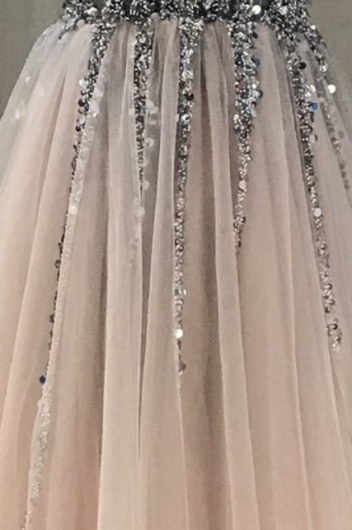 Donna Bridal večerní, krásné a sexy společenské šaty s rozparkem a výstřihem do V Šampaň Velikost 30 kód 439