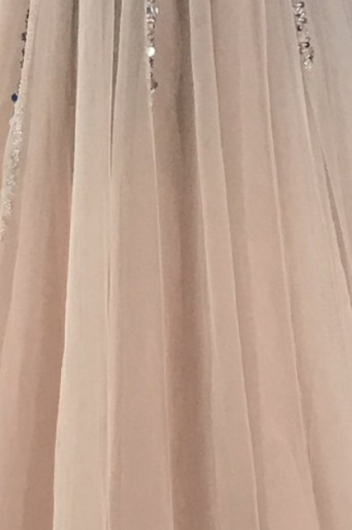 Donna Bridal večerní, krásné a sexy společenské šaty s rozparkem a výstřihem do V Šampaň Velikost 30 kód 439