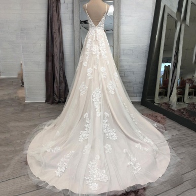 Donna Bridal elegantní krajkové svatební šaty s knoflíčky na zádech + SPODNICE ZDARMA Bílá Velikost 32 kód 459
