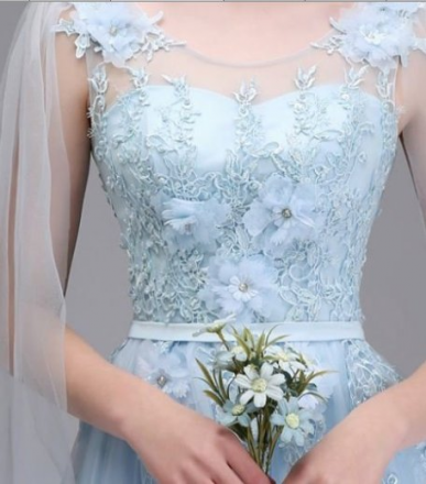 Donna Bridal originální společenské šaty s dlouhými rukávy cca 1,5 m + květy v 3D Modrá nebeská Velikost 38 kód 461