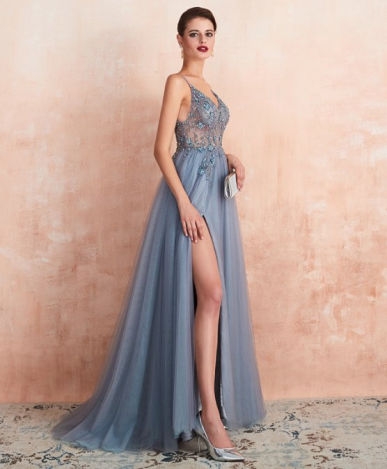Donna Bridal romantické sexy šaty s luxusními flitry a korálky Modro-fialová Velikost 38 kód 209
