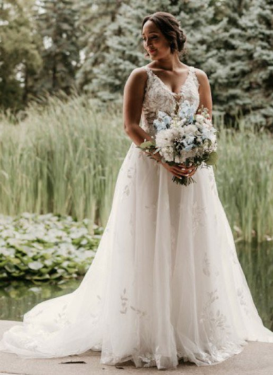 Donna Bridal svatební krajkové šaty s vlečkou + SPODNICE ZDARMA Ivory Velikost Vlastní velikost + 500,- kód 150
