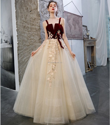 Donna Bridal večerní šaty se sametovým živůtkem a květinovými nášivkami Mix barev - stejná jako na fotografii Velikost 30 kód 533