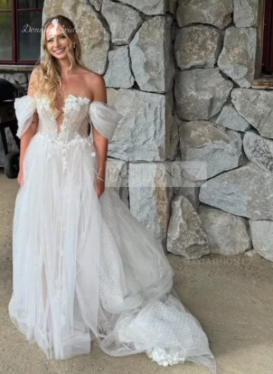 Donna Bridal romantické květinovo puntíkové svatební šaty s rozparkem Bílá Velikost 30 kód 524