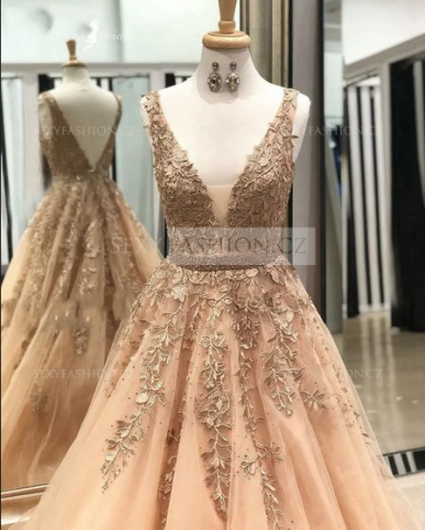 Donna Bridal Luxusní plesové & společenské šaty s krajkou, kamínky a šněrováním na zádech – ball gown silueta Zlatá Velikost 38 kód 154