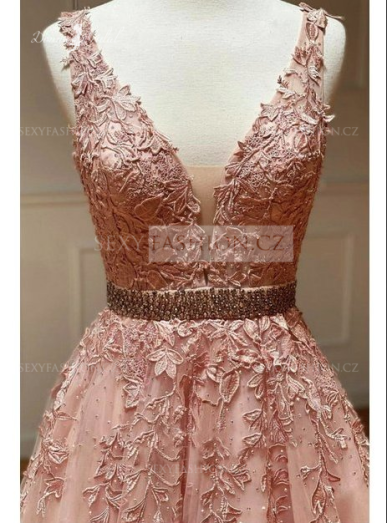 Donna Bridal Luxusní plesové & společenské šaty s krajkou, kamínky a šněrováním na zádech – ball gown silueta Růžová světlá Velikost 34 kód 154