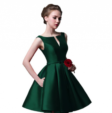 Donna Bridal romantické koktejlové šaty s kapsami Zelená tmavá Velikost 38 kód 250