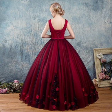 Donna Bridal romantické šaty s květinovou aplikací v 3D + SPODNICE ZDARMA Červená tmavá Velikost 32 kod 265