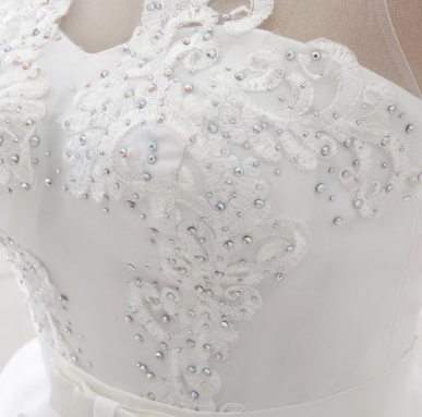 Donna Bridal wedding dress with oval neckline + rhinestones and bows + FREE Petticoat Bílá 38 code 100