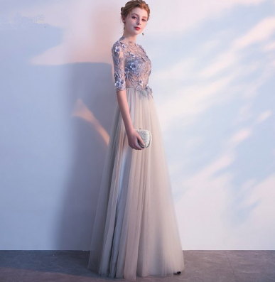 Donna Bridal plesové a společenské šaty s krásným živůtek a květinky v 3D s perličkou Šedá Velikost 36 kód 308