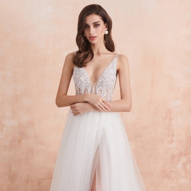 Donna Bridal tylové svatební šaty s rozparkem a zdobeným živůtkem Bílá Velikost 32 kód 367