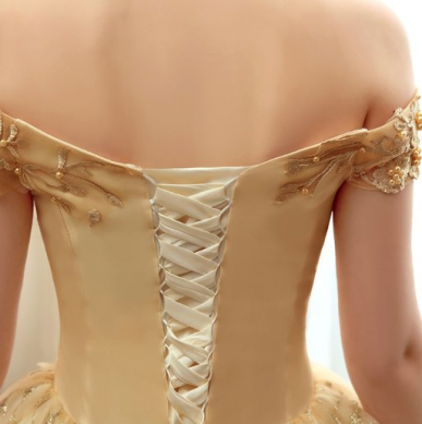 Donna Bridal společenské a plesové šaty s krajkou a perličkami Zlatá Velikost 32 kód 371