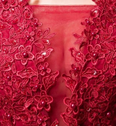 Donna Bridal krajkové tylové šaty na ples s perličkami a sexy výstřihem Červená tmavá Velikost 32 kód 429