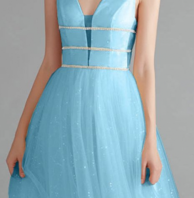 Donna Bridal plesové šaty s hlubokým výstřihem a s originálně zdobenou sukní Modrá nebeská Velikost 36 kód 313