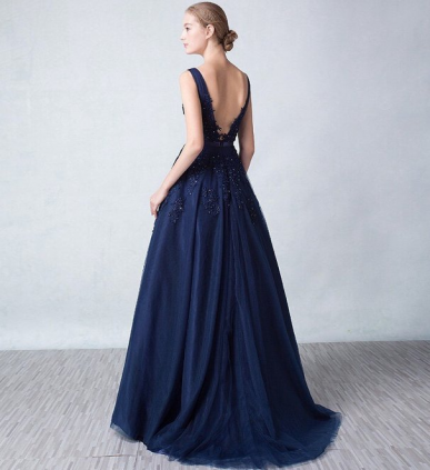 Donna Bridal společenské a plesové šaty s výstřihem do V a tylovou sukní s vlečkou Modrá námořnická Velikost Vlastní velikost + 200,- kód 220
