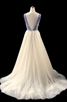 Donna Bridal večerní, krásné a sexy společenské šaty s rozparkem a výstřihem do V kód 439 - Mix barev - stejná jako na fotografii