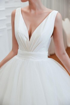 Donna Bridal nádherné princeznovké svatební šaty s princeznovskou sukní kód 132 - Bílá
