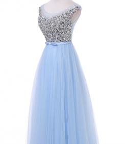 Donna Bridal dlouhé elegantní večerní šaty na ples s výstřihem do V kód 236 - Modrá nebeská