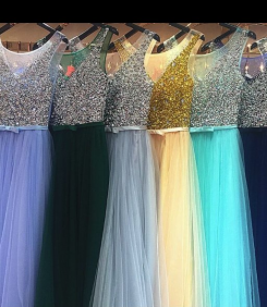 Donna Bridal dlouhé elegantní večerní šaty na ples s výstřihem do V kód 236 - Modrá královská