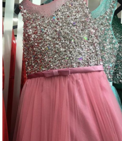 Donna Bridal dlouhé elegantní večerní šaty na ples s výstřihem do V kód 236 - Růžová Dusty Pink