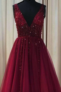 Donna Bridal večerní, krásné a sexy společenské šaty s rozparkem a výstřihem do V kód 439 - Červená tmavá