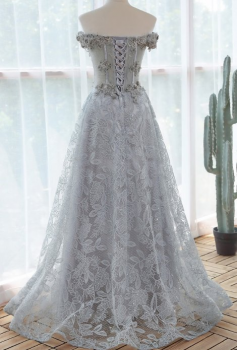 Donna Bridal elegantní plesové šaty s 3D květinkami a originální krásnou sukní kód 417 - Šedá