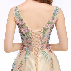 Donna Bridal krásné vyšívané květové společenské šaty Šampaň Velikost 32 kód 482