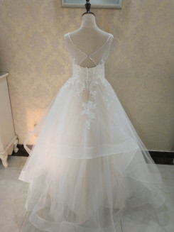 Donna Bridal luxusní svatební šaty s originálními zády a bohatou sukní + SPODNICE ZDARMA Šampaň Velikost 30 kód 491