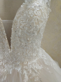 Donna Bridal luxusní svatební šaty s originálními zády a bohatou sukní + SPODNICE ZDARMA kód 491 - Šampaň