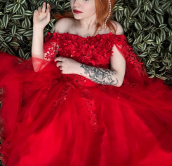 Donna Bridal originální společenské šaty s dlouhými rukávy cca 2,25 m dlouhé + SPODNICE ZDARMA kód 264 - Červená