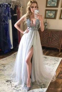 Donna Bridal večerní, krásné a sexy společenské šaty s rozparkem a výstřihem do V kód 363 - Bílá