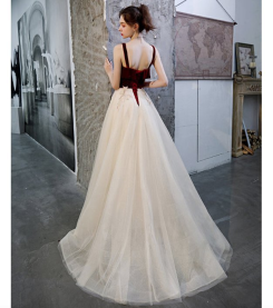 Donna Bridal večerní šaty se sametovým živůtkem a květinovými nášivkami Mix barev - stejná jako na fotografii Velikost 30 kód 533
