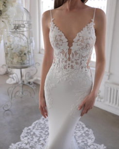 Donna Bridal Vintage svatební šaty s krásnou krajkou na vlečce a šatech s výstřihem do V kód 536 - Bílá