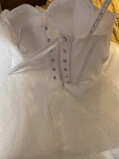 Donna Bridal luxusní třpytivé korzetové svatební šaty s vlečkou kód 537 - Bílá