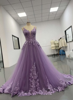Donna Bridal romantické krajkové svatební šaty, plesové šaty v barvě fialové - více barev viz VZORNÍK kód 559 - Fialová