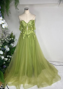 Donna Bridal fialové plesové šaty s 3D květy a korzetovým živůtkem - romantické, elegantní a ručně zdobené kód 562 - Zelená