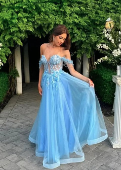 Donna Bridal fialové plesové šaty s 3D květy a korzetovým živůtkem - romantické, elegantní a ručně zdobené kód 562