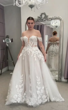 Donna Bridal moderní svatební šaty s krajkou a odhalenými rameny - na míru a v různých barvách kód 563