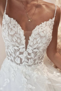 Donna Bridal romantické krajkové svatební šaty s originálními trojtými ramínky Bílá Velikost Vlastní velikost + 500,- kód 99