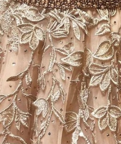 Donna Bridal Luxusní plesové & společenské šaty s krajkou, kamínky a šněrováním na zádech – ball gown silueta kód 154 - Zlatá