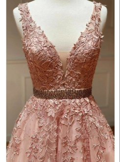 Donna Bridal Luxusní plesové & společenské šaty s krajkou, kamínky a šněrováním na zádech – ball gown silueta Růžová světlá Velikost 34 kód 154