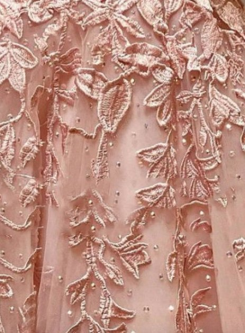 Donna Bridal Luxusní plesové & společenské šaty s krajkou, kamínky a šněrováním na zádech – ball gown silueta Růžová světlá Velikost 34 kód 154