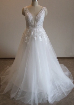 Donna Bridal krajkové svatební šatičky s perličkami ve výstřihu/bocích/zádech -PRINCEZNOVSKÁ SUKNĚ kód 460 - Bílá