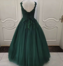Donna Bridal nádherné plesové šaty s perličkami + SPODNICE ZDARMA Zelená tmavá Velikost 44 kód 162