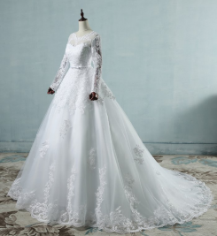Donna Bridal krásné krajkové šaty s vlečkou + SPODNICE ZDARMA Bílá Velikost 42 129